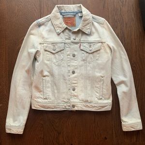Whitewash embroidered Levi’s jacket